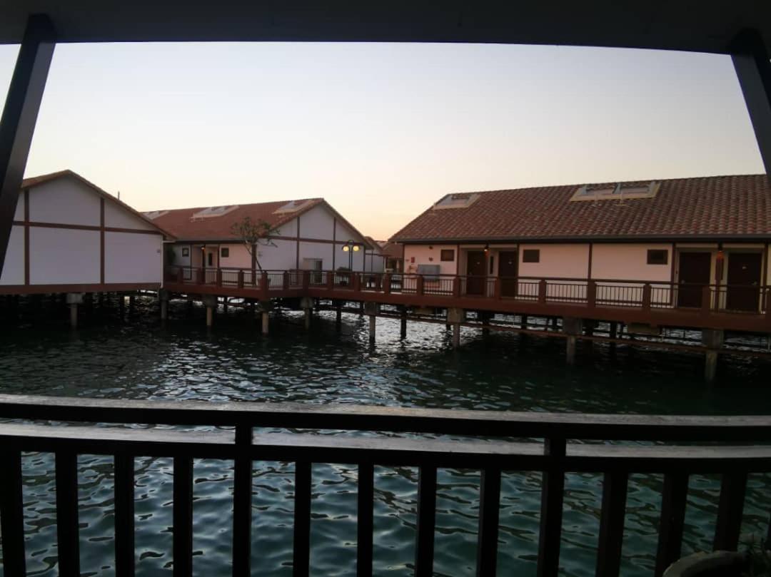 Water Chalet Port Dickson- Private Exterior foto